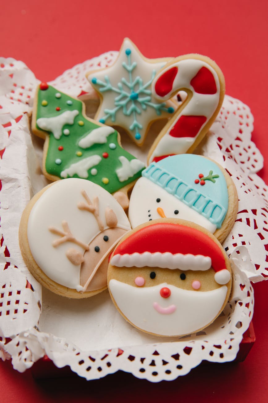 sweet traditional christmas gingerbread cookies